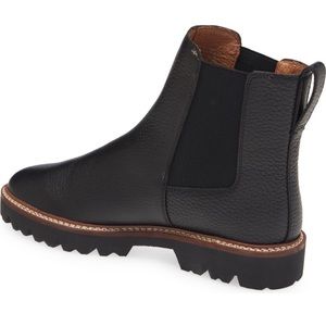Madewell Chelsea Boot size 7.5 only worn twice